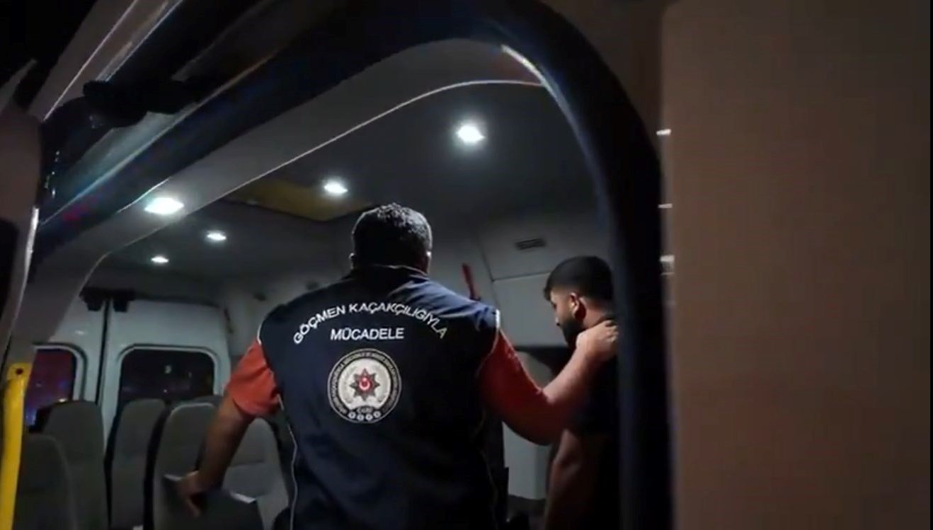 18 duzensiz gocmen yakalandi LXGBIgtR