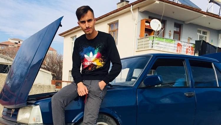 kirsehirde feci olum cebindeki bicak karnina saplandi iP48Sby2