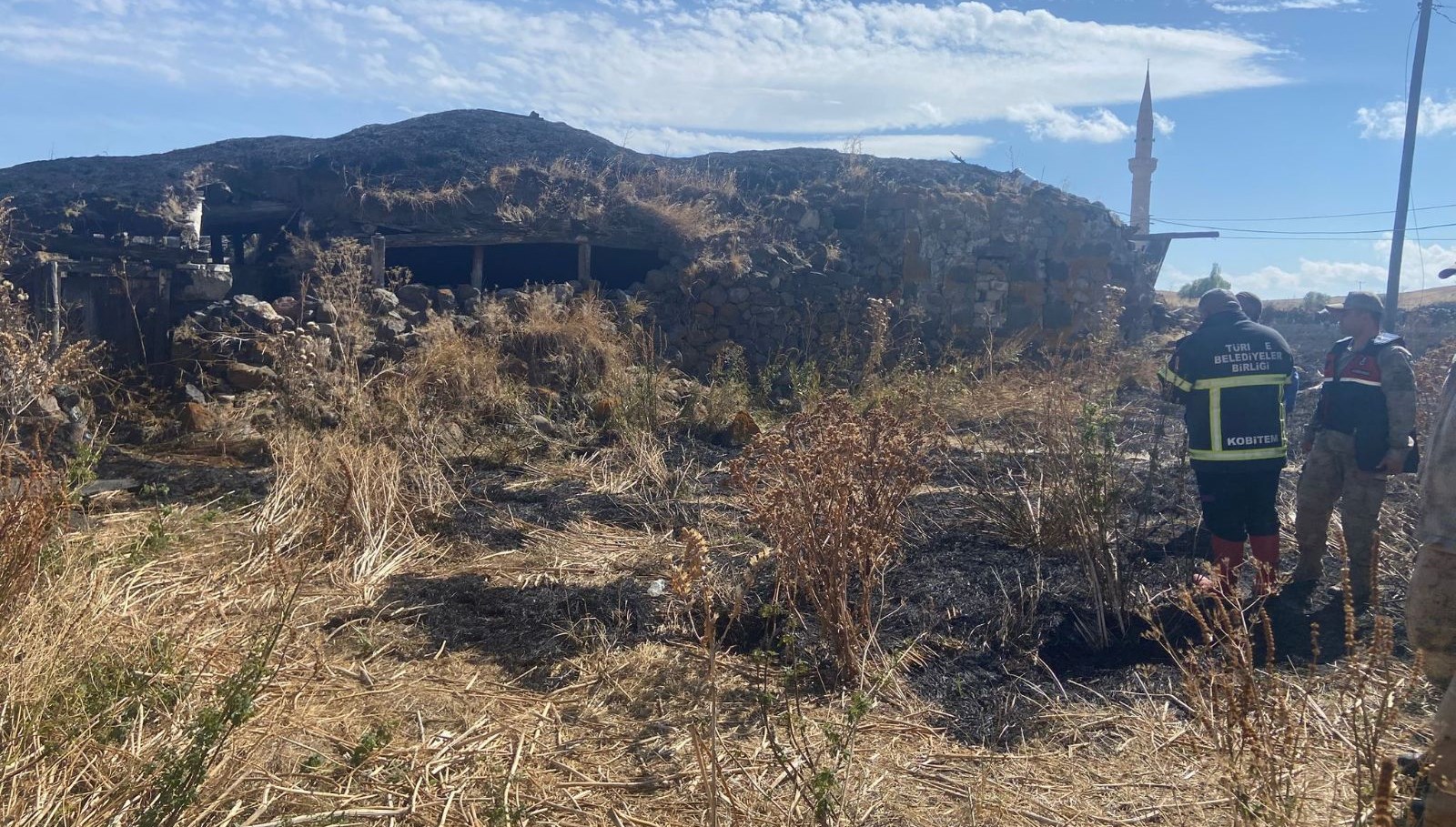 metruk binada korkutan yangin VF6X5rqG