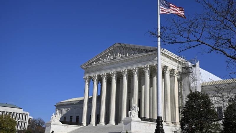 abd yuksek mahkemesi venezuelalilarin gecici koruma statusunun kaldirilmasina izin verdi x3Lfz71b