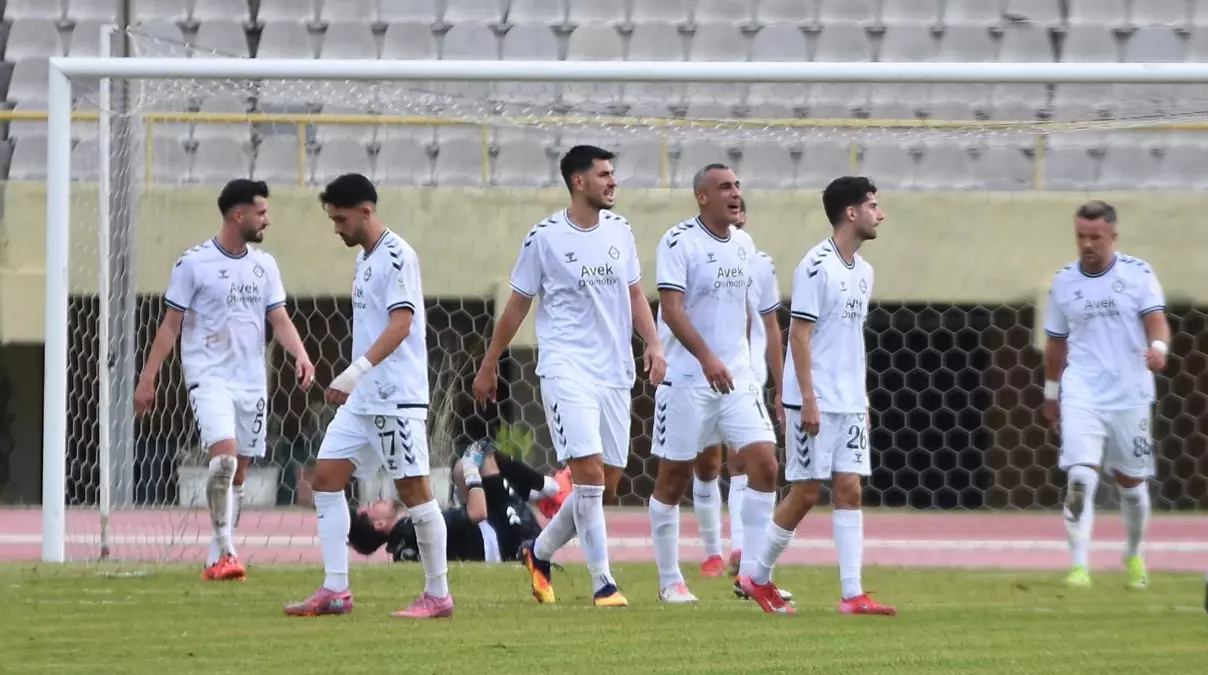 altayin kotu gidisi devam ediyor sokeye 4 1 maglup oldular lPZWGjPN.jpg