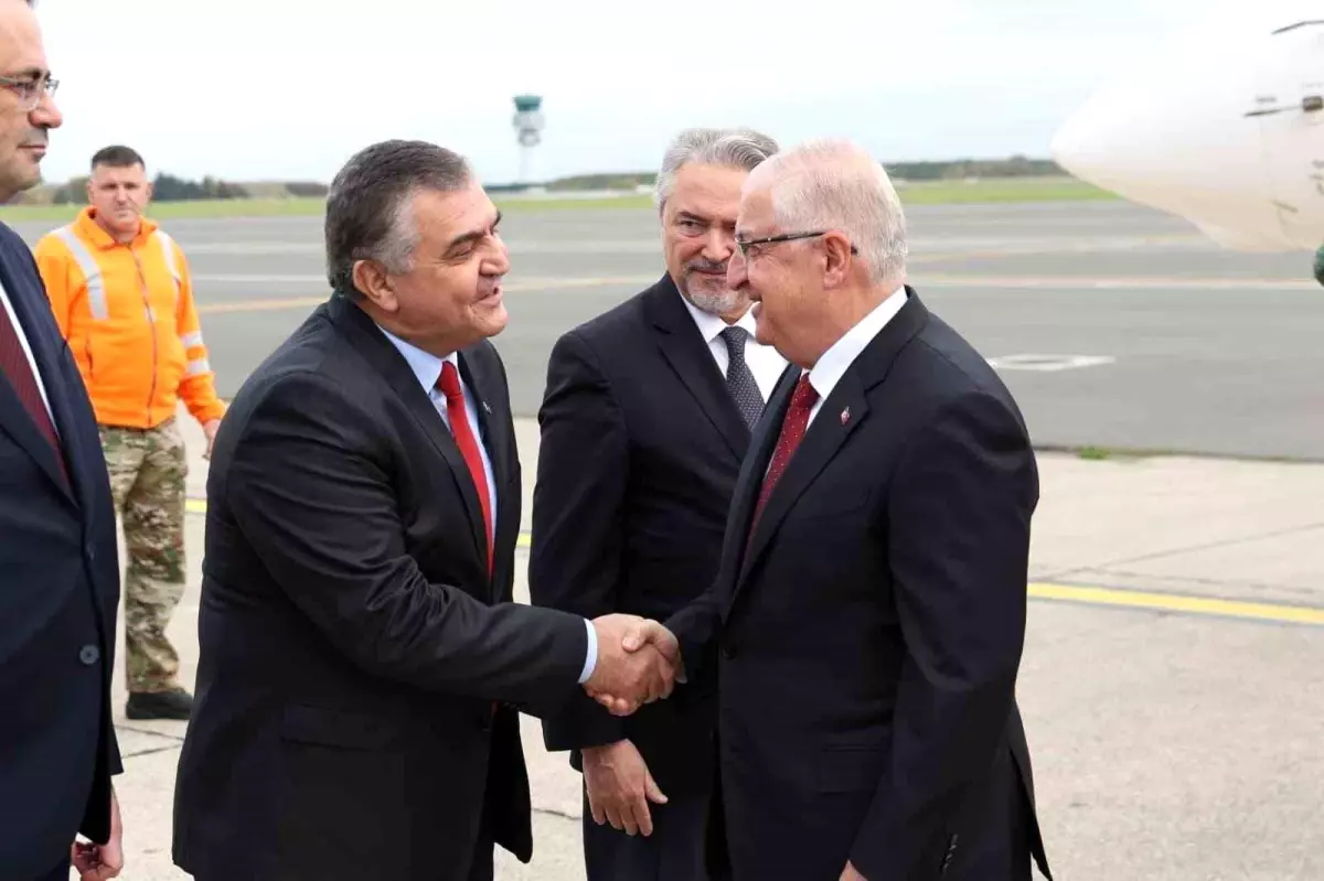 bakan guler brukselde nato toplantisinda v1mpsRkC.jpg