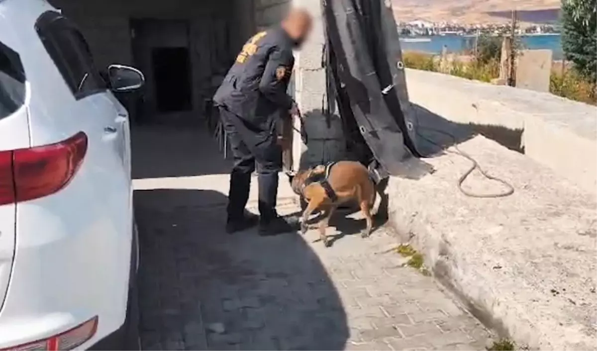 bitliste uyusturucu operasyonu 5 kisi tutuklandi jb7aMF1g.jpg