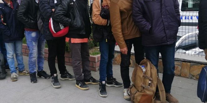 edirne ve kirklarelinde 20 duzensiz gocmen yakalandi WbKr1nQg.jpg