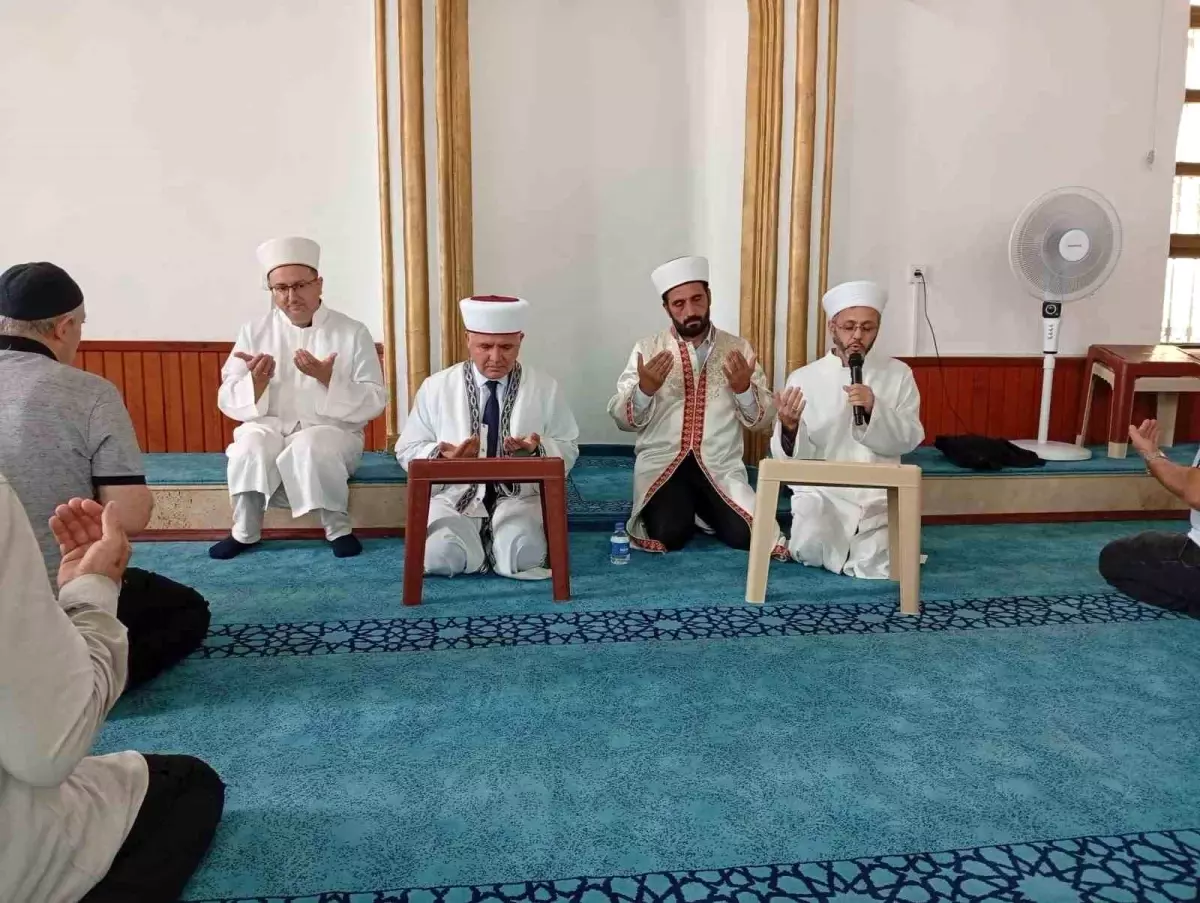 koycegizde din gorevlileri ve gecmisler icin dua programi duzenlendi x6Ne18xl