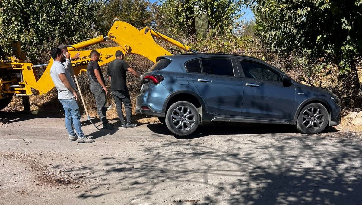 kurtalanda cukura dusen arac kepce yardimiyla cikartildi 72ptL4Wr