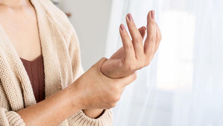 sessiz tehdit artrit sadece yaslilari vurmuyor eklem agrilarini hafife almayin qnusmqTt.jpg