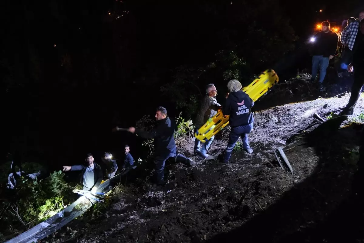 tir kazasinda surucu 2 saatte kurtarildi KCgTSDOY.jpg