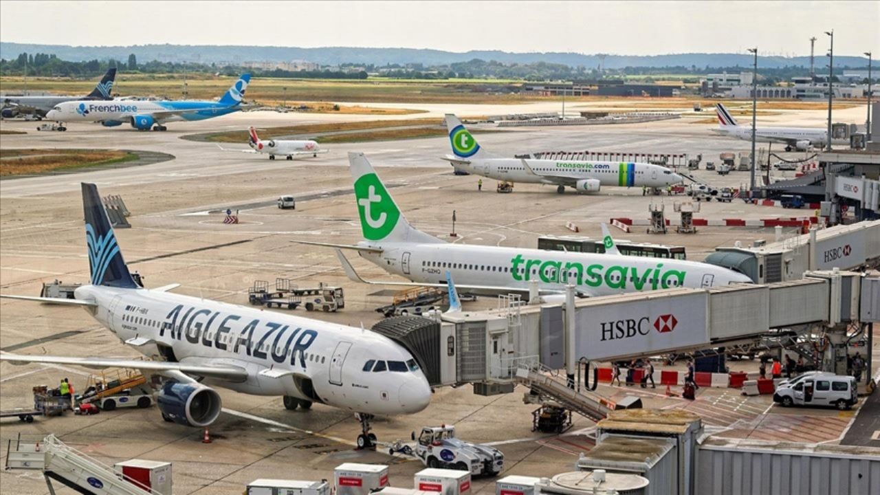 ucaklar yerde kaldi milyarlarca dolar zarar aciklamasi DMLsBOyv.webp