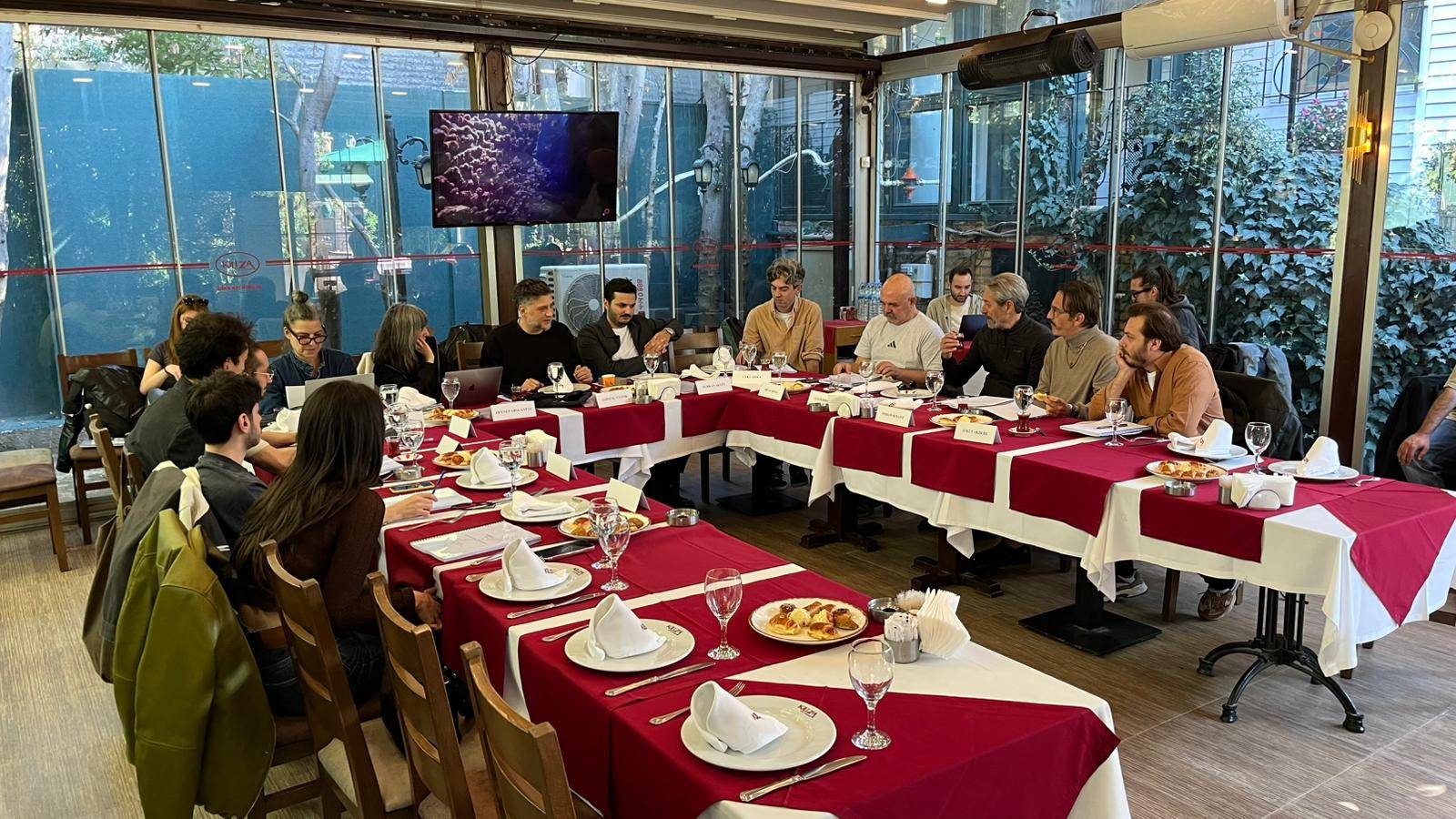 ulvi kahyaoglu osman sonant taner birsel ve ercan kesal sahte 9da bir arada FPirzrkB.jpeg