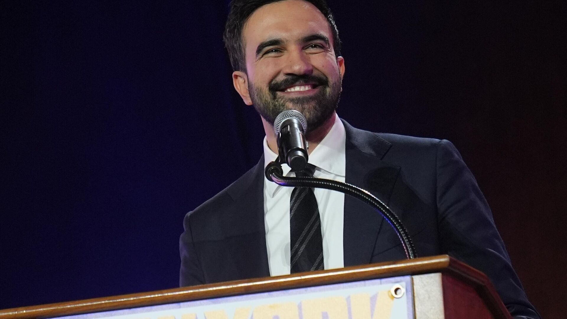 new yorkta devrim gibi secim trumpin kabusu oldu musluman sosyalist ve gocmen belediye baskani zohran mamdani kim Fi1zf1pw.jpg