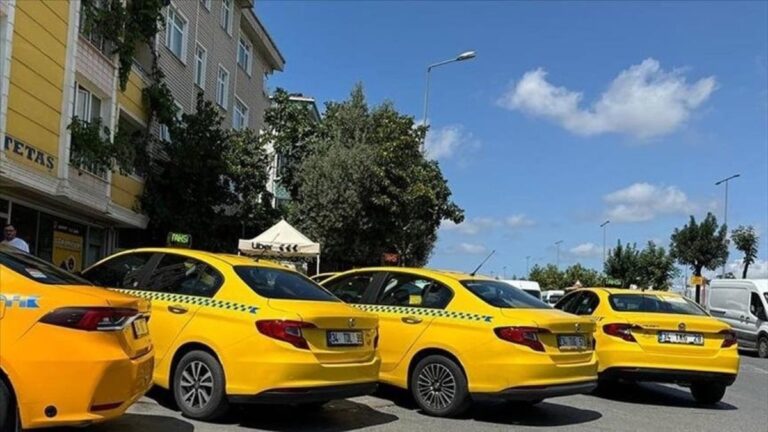 istanbulda-yilbasi-oncesi-taksicilerden-yuzde-30-zam-talebi-ISCcNbwA.jpg