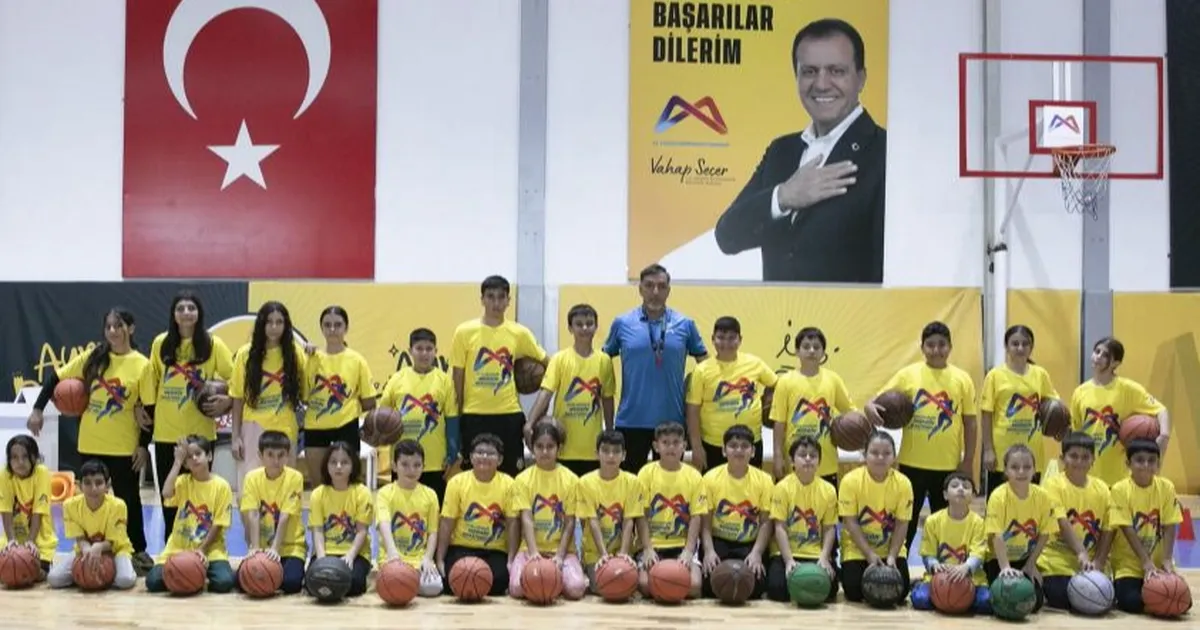 mersinde-ucretsiz-basketbol-kursuna-yogun-ilgi-7qqI5sQK.webp