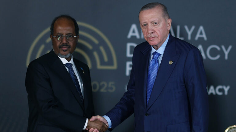 somali-cumhurbaskani-turkiyeye-geliyor-MK8CeCX7.jpg