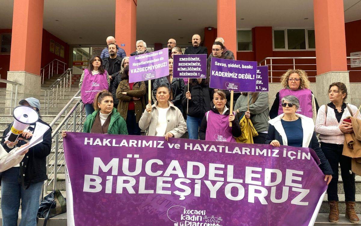 kocaeli-kadin-platformundan-hemsire-icin-basin-aciklamasi-5htpOI2w.jpg