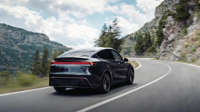 tesla-model-y-2025te-dunyanin-en-cok-satan-otomobili-oldu-4bGh6aGc.jpg