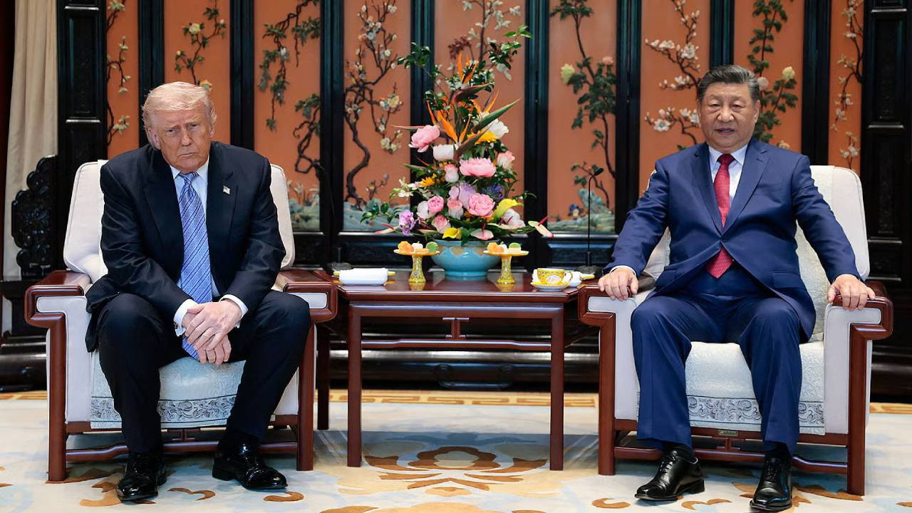 Trump ve Şi Cinping Arasındaki ‘Koltuk Krizi’ Çin’i Sarsıyor