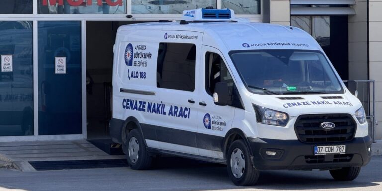 feci-carpisma-can-aldi-motosikletli-kurye-hayatini-kaybetti-6qIGPRhc