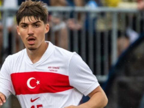 Yusuf akcicekten annesine jest yillardir kurdugu yazlik ev hayalini gerceklestirdi ii2wrkiL